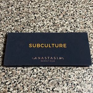 ANASTASIA BEVERLY HILLS subculture neutral & colorful eyeshadow palette